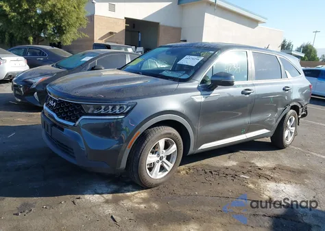 2022 Kia Sorento Lx z USA, uszkodzony, nr VIN 5XYRG4LC9NG075135